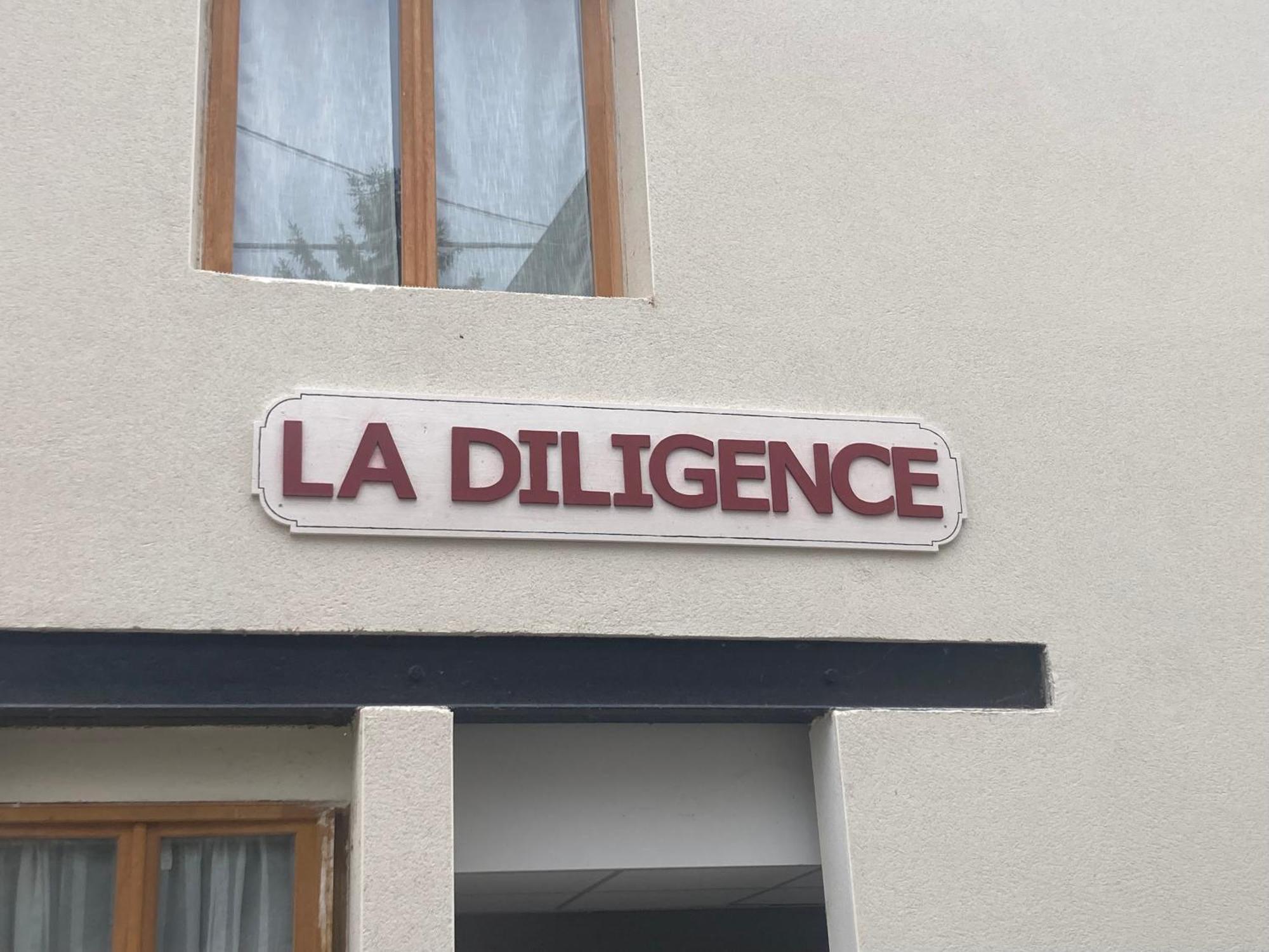 Le Carrosse, La Diligence, Centre Saint Jean De Losne Tarif 2Pers 1 Chambre, Tarif 4 Pers 2 Chambres Εξωτερικό φωτογραφία